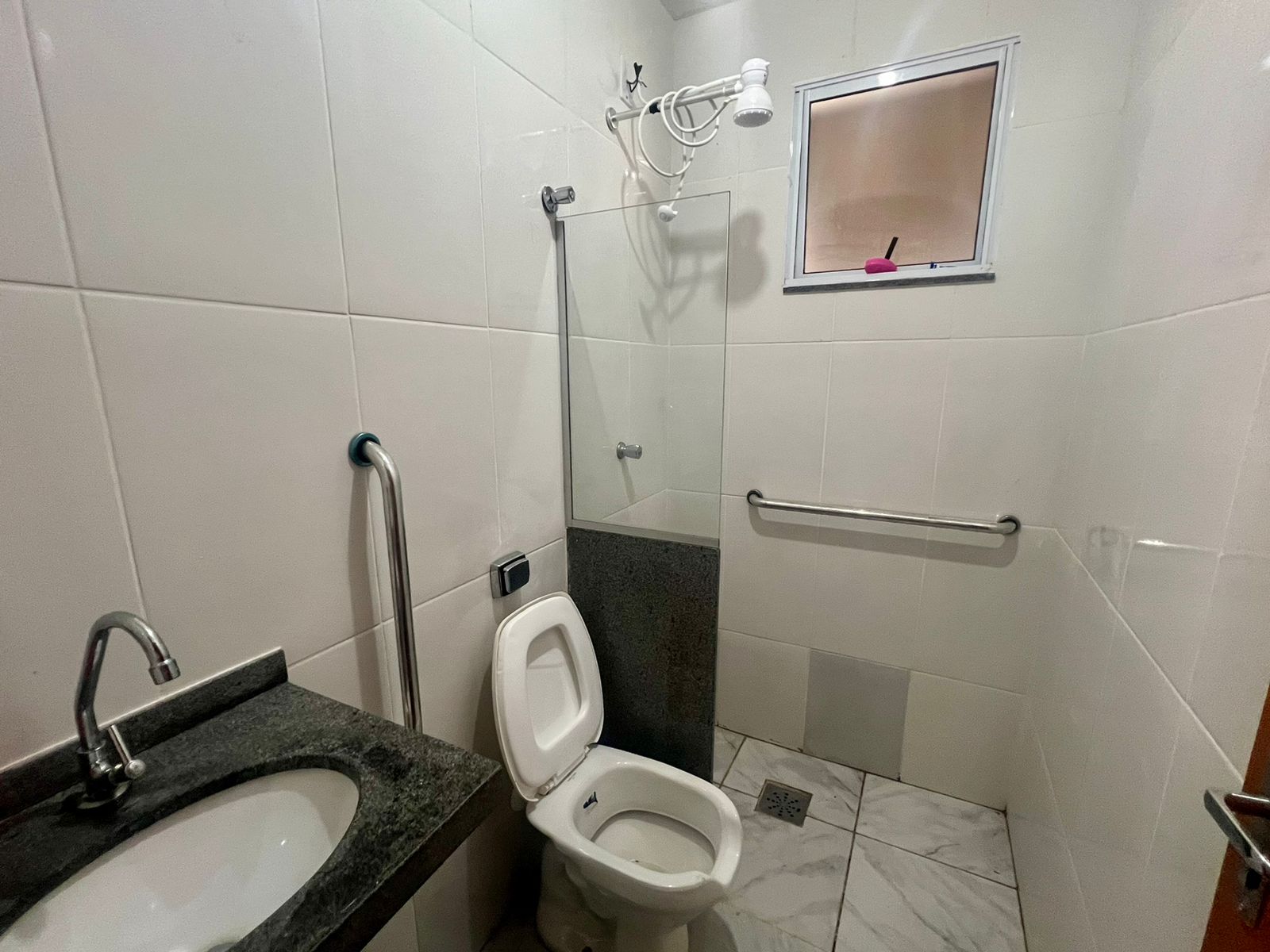 Belo Banho: Prefeitura conclui reforma de 50 banheiros para idosos de baixa renda