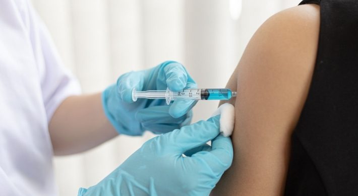 Vacinação contra a gripe é ampliada para toda a população em Araxá